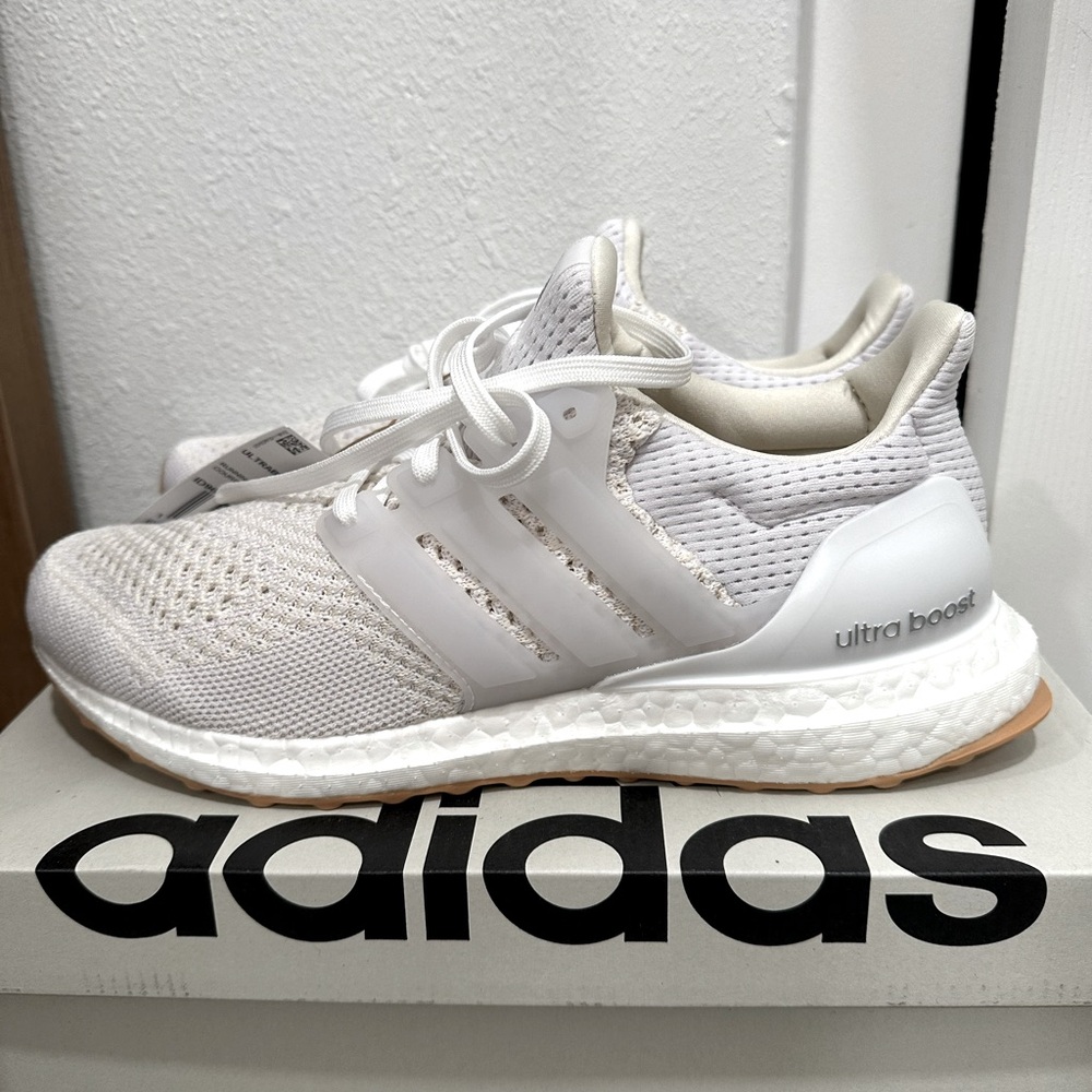 BNWT White Adidas Ultraboost 1.0 Shoes - Size 8 US